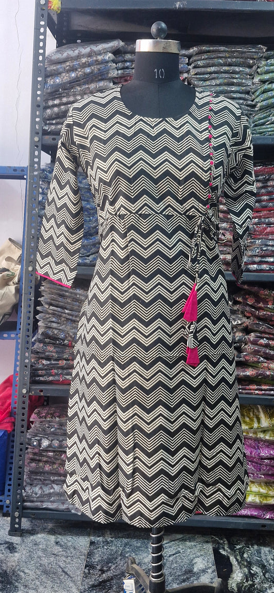Black and white leharia kurta